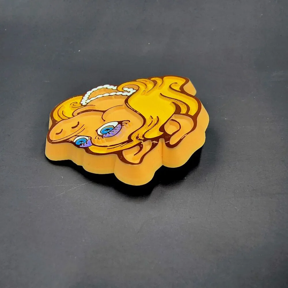 Vintage Muppets Miss Piggy Face Pinback Lapel Pin Brooch Hallmark 1979 Plastic